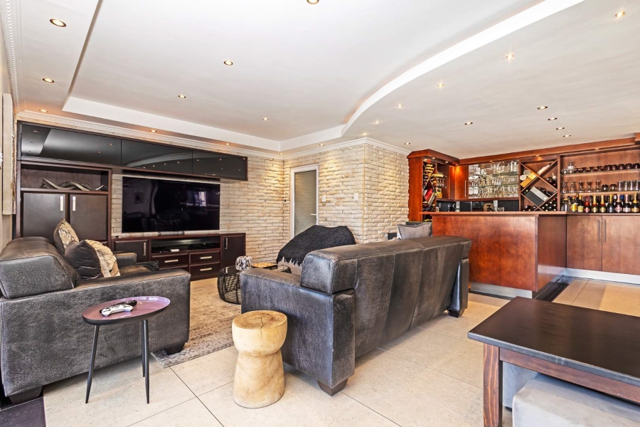 6 Bedroom Property for Sale in Baronetcy Estate Western Cape